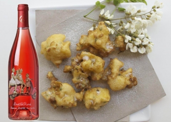 Fiori di acacia in pastella con Castlèt Rosé
